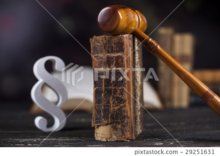 Wooden gavel barrister, justice concept, paragraph 29251631