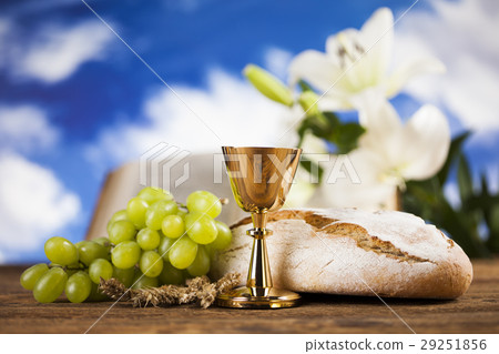 Symbol christianity religion a golden chalice  29251856