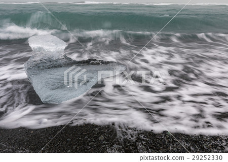 Iceberg Diamond beach Iceland 29252330