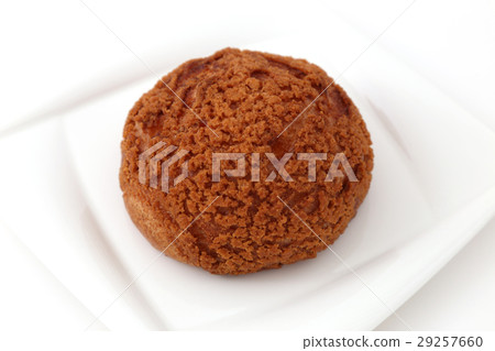 Cream puff 29257660