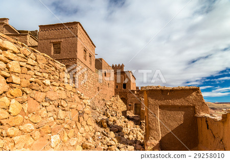 Traditional clay houses in Ait Ben Haddou village 29258010
