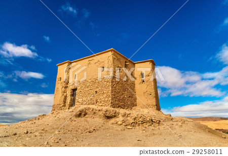 Traditional clay house in Ait Ben Haddou village 29258011