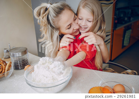 family in the kitchen 29261981