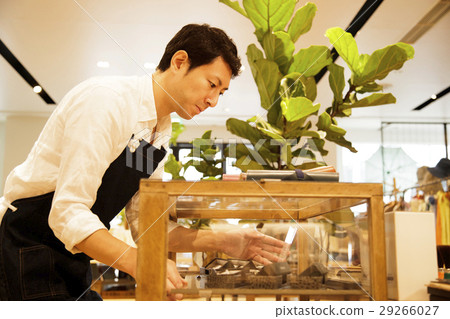 Clerk Salesperson male staff miscellaneous goods select shop photography cooperation: TENOHA DAIKANYAMA 29266027