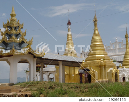 湖上的寶塔(茵萊湖/緬甸) 湖上的寶塔(茵萊湖/緬甸) 29266133