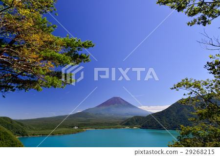 [Yamanashi] Mt. Fuji from Lake Motosu 29268215