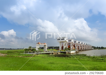 Uthokwipat Prasit floodgate in Thailand 29270680