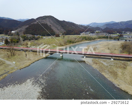 [無人機的鳥瞰圖]紅橋和河 29271612