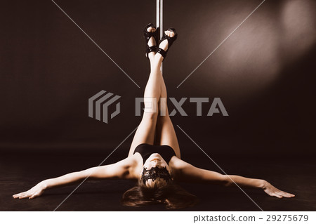 pole dance 29275679