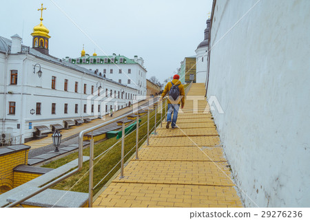 people walk in pecherska lavra 29276236