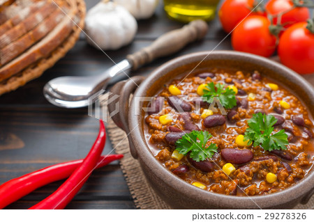 Chilli con carne in bowl 29278326