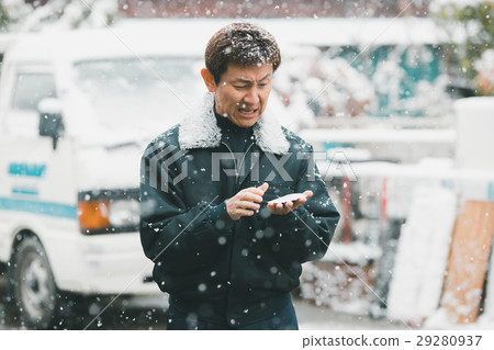 worker, snowy, male 29280937