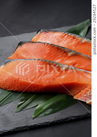 Salmon fillet 29284527