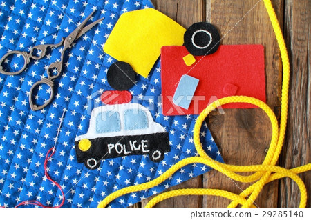 手工製作警車貼花男孩書包準備入園 手工製作警車貼花男孩書包準備入園 29285140