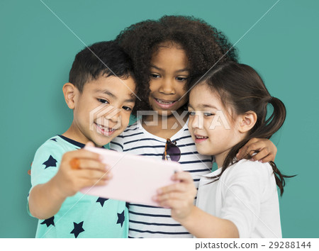 Little Children Selfie Posing Concept Little Children Selfie Posing Concept 29288144
