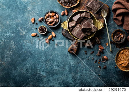 Dark chocolate pieces crushed and cocoa beans 29291670