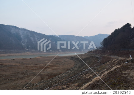 Mitake lake in winter 29292543