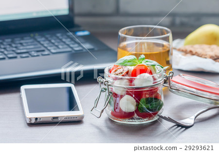 Healthy eating for lunch to work.  29293621