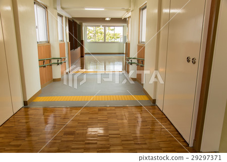 學校走廊地板 29297371