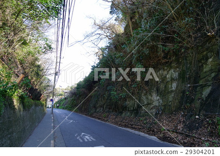 3月鎌倉113鎌倉長口·極樂寺斜坡被切斷 29304201