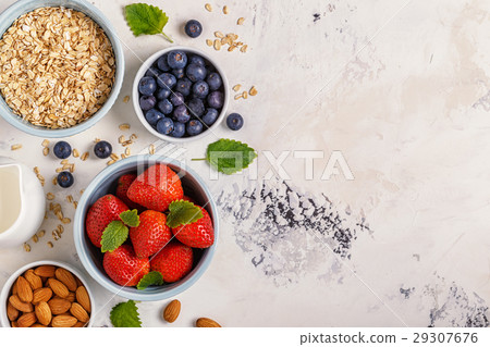 Healthy breakfast Healthy breakfast 29307676