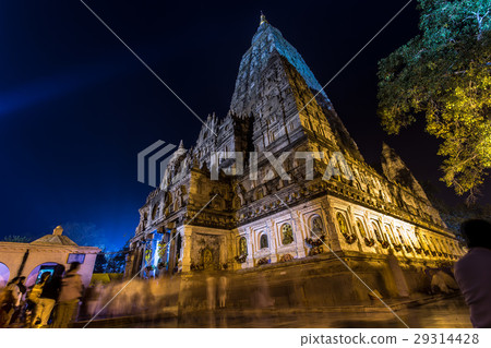 佛陀在印度開悟的土地，菩提迦耶，Mahabody寺廟在晚上 29314428