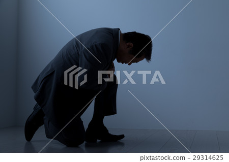商人塌陷，心肌梗塞，中風，腦梗塞，急性，中年男子 29314625
