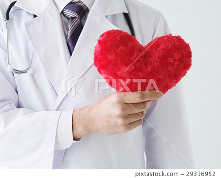 Red heart and doctor 29316952