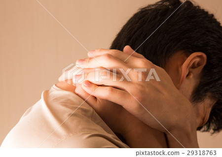 Neck / shoulder pain 29318763