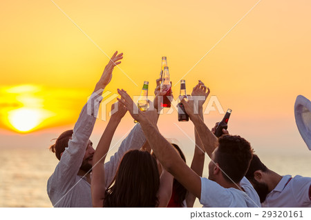 Friends Beach Party Drinks Toast Celebration 29320161