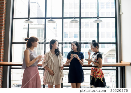 businesswomen are chatting in the pantry 29320376