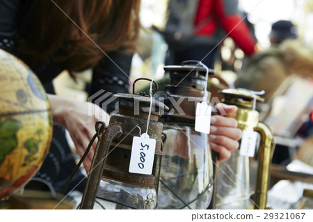 喜歡跳蚤市場的女性 29321067