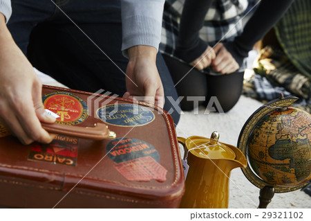 Women who enjoy flea market Women who enjoy flea market 29321102