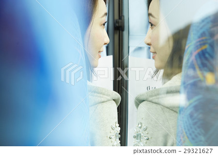 巴士旅遊巴士女 29321627