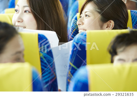 巴士旅遊巴士女 29321635