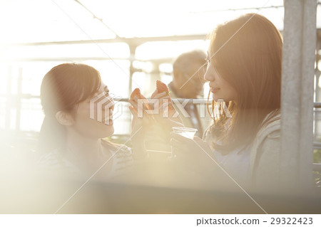 草莓狩獵婦女 草莓狩獵婦女 29322423