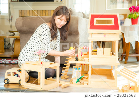 A woman in the early pregnancy. A woman in the early pregnancy. 29322568