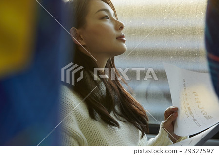 女性高速公路路 29322597
