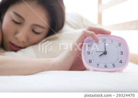 Women's portrait 29324470