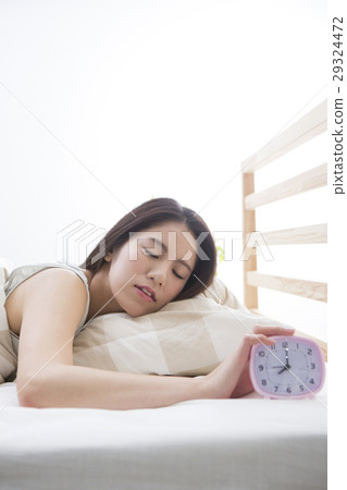 Women's portrait 29324472