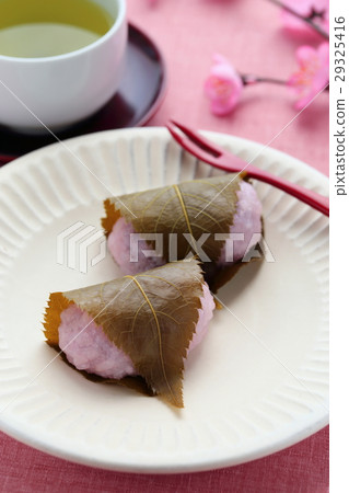 Cherry blossom 29325416