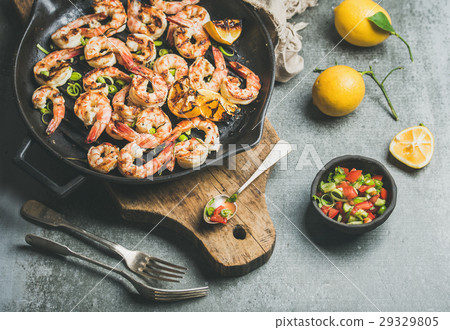 Grilled tiger prawns in pan with lemon, leek Grilled tiger prawns in pan with lemon, leek 29329805