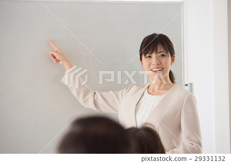 女研討會講師 29331132