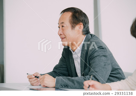 Senior men receiving seminars Senior men receiving seminars 29331138