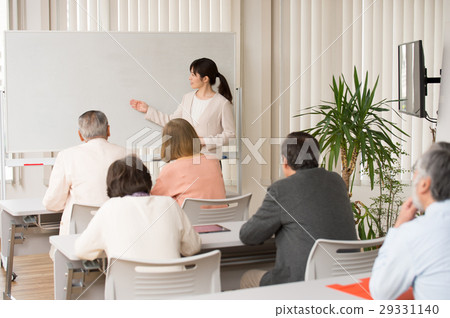 Senior men and women receiving seminars Senior men and women receiving seminars 29331140