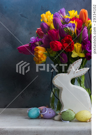 Spring flowers with easter rabbit and eggs 29334102