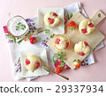 Muffins in strawberries 3 29337934