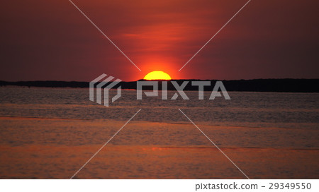 薩羅瑪湖的晚上風景 29349550