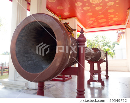 drum in Wat Benchamabophit (The Marble Temple) drum in Wat Benchamabophit (The Marble Temple) 29349732