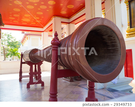 drum in Wat Benchamabophit (The Marble Temple) drum in Wat Benchamabophit (The Marble Temple) 29349733